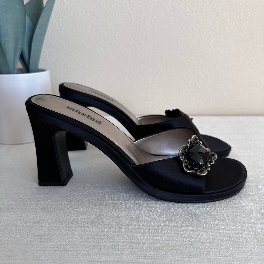 Kenneth Unlisted Cole Black Satin Jeweled Heeled Slip On Sandals Women’s 8.5